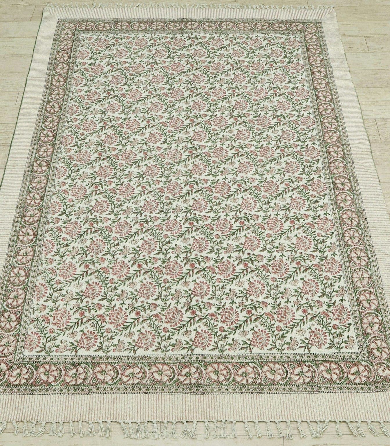 Jaipur Jaali, a hand-tufted wool rug, shown flat