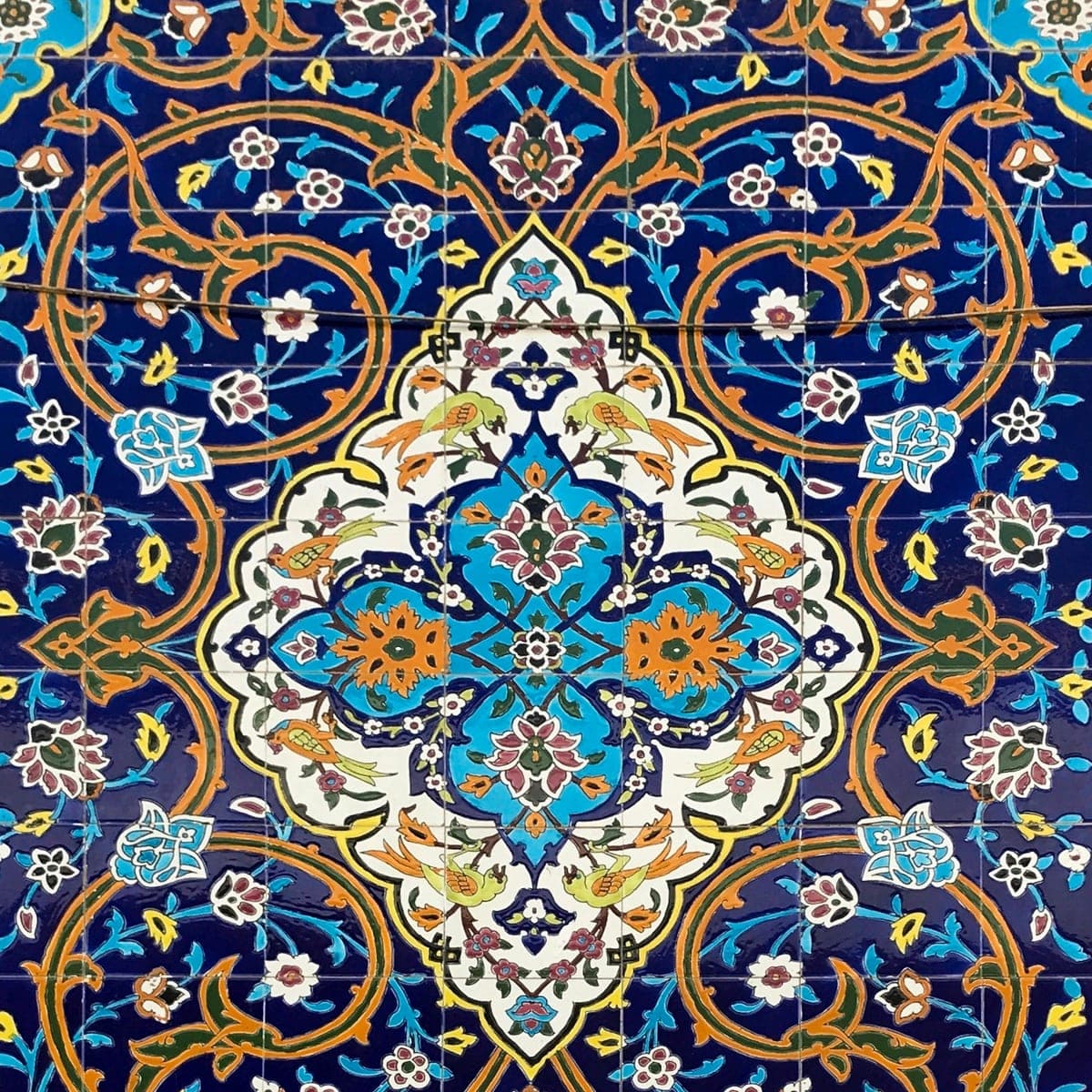 Close-up of the medallion pattern on the Isfahan Lapis Medallion