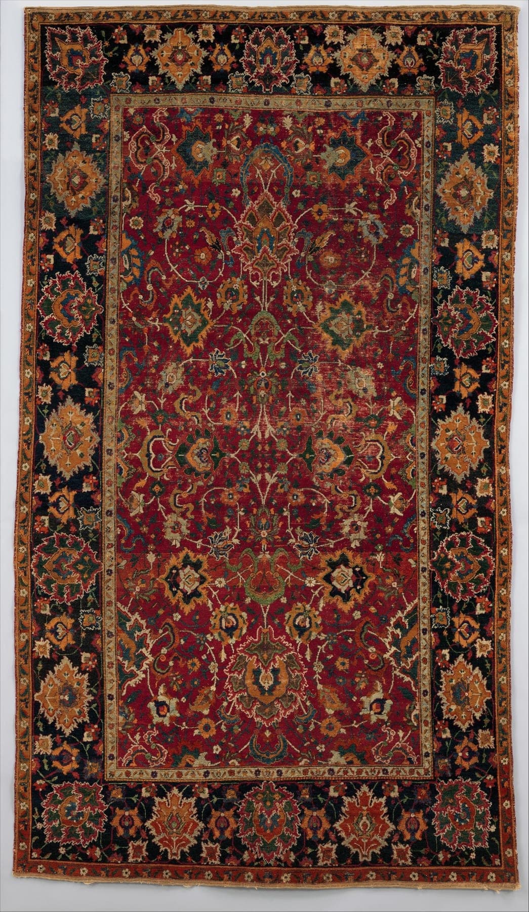 Mahal Vintage, a hand-knotted wool rug, shown flat